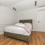 Palace Heritage Apartment Makarska