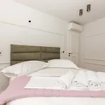 Palace Heritage * Makarska
